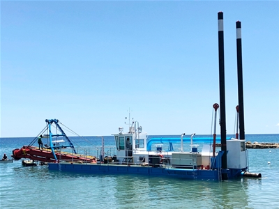 每小時800立方挖泥船