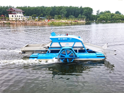 無人清漂船云龍號